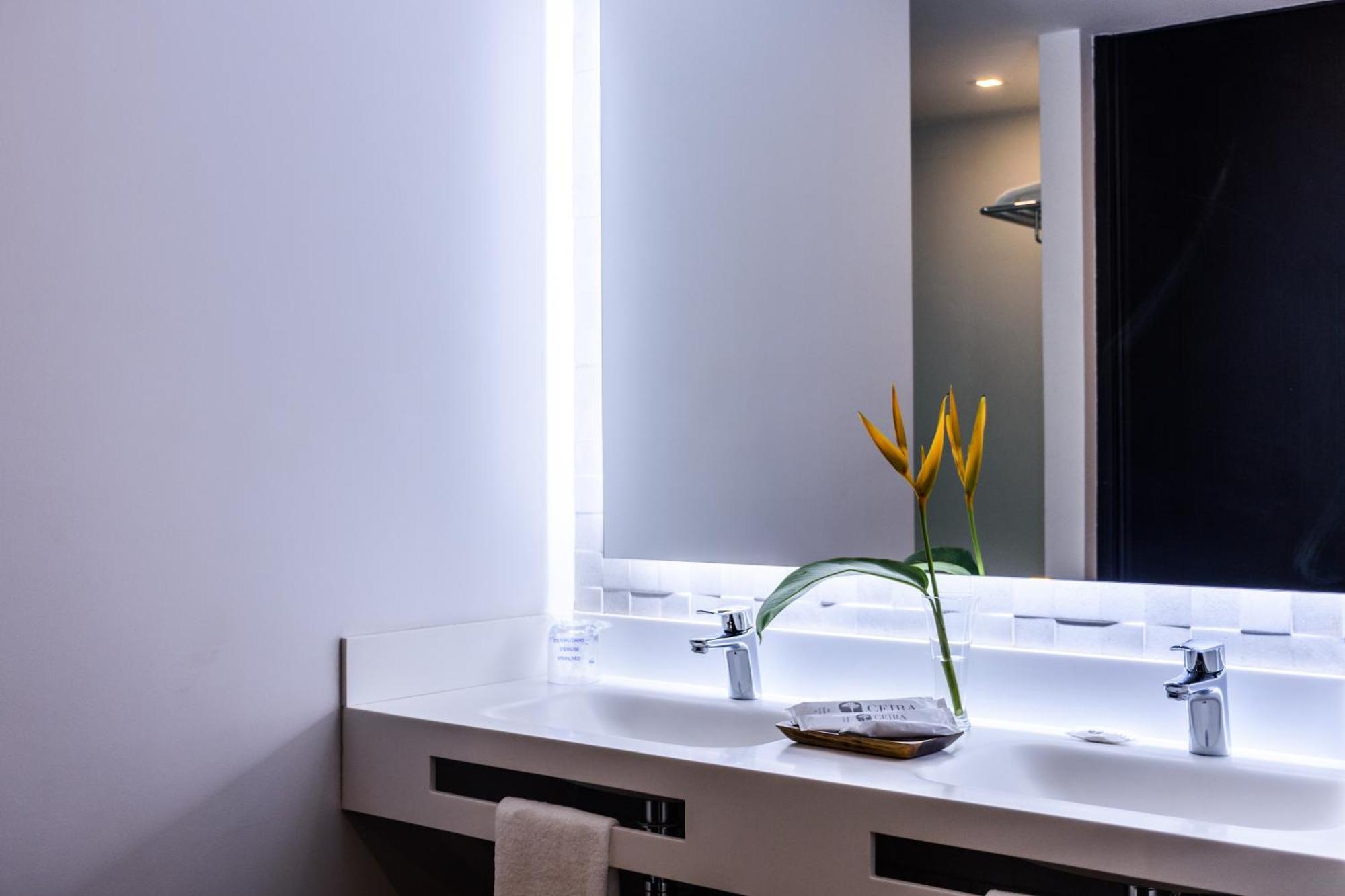 Ceiba Hotel Бісау Екстер'єр фото